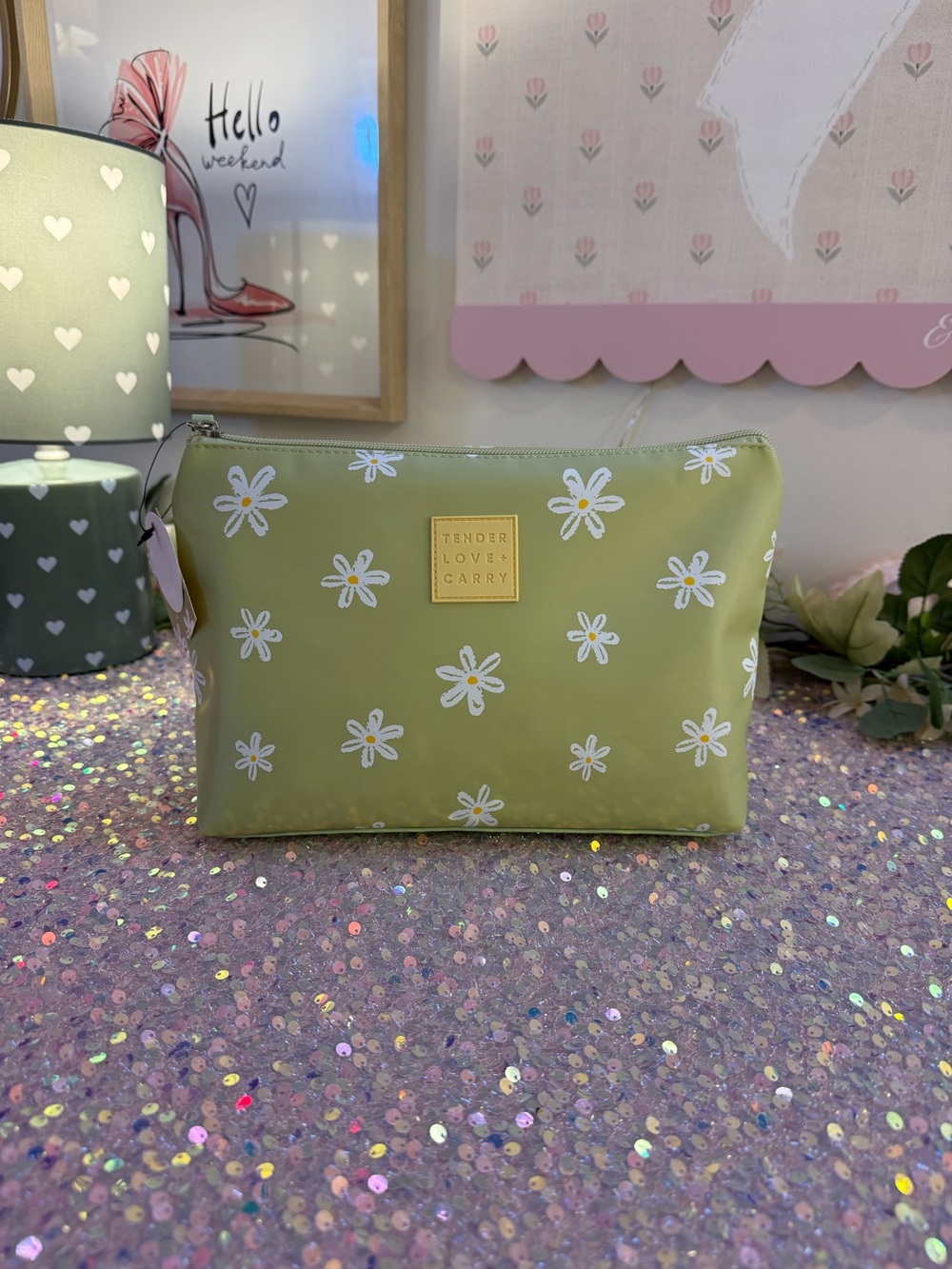 NWT Tender Love + Carry Large Travel/Cosmetic Bag in Green/Yellow Daisy Pattern
